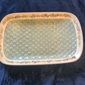 Pfaltzgraff Jamberry Woven Pattern Platter - Green and Cream